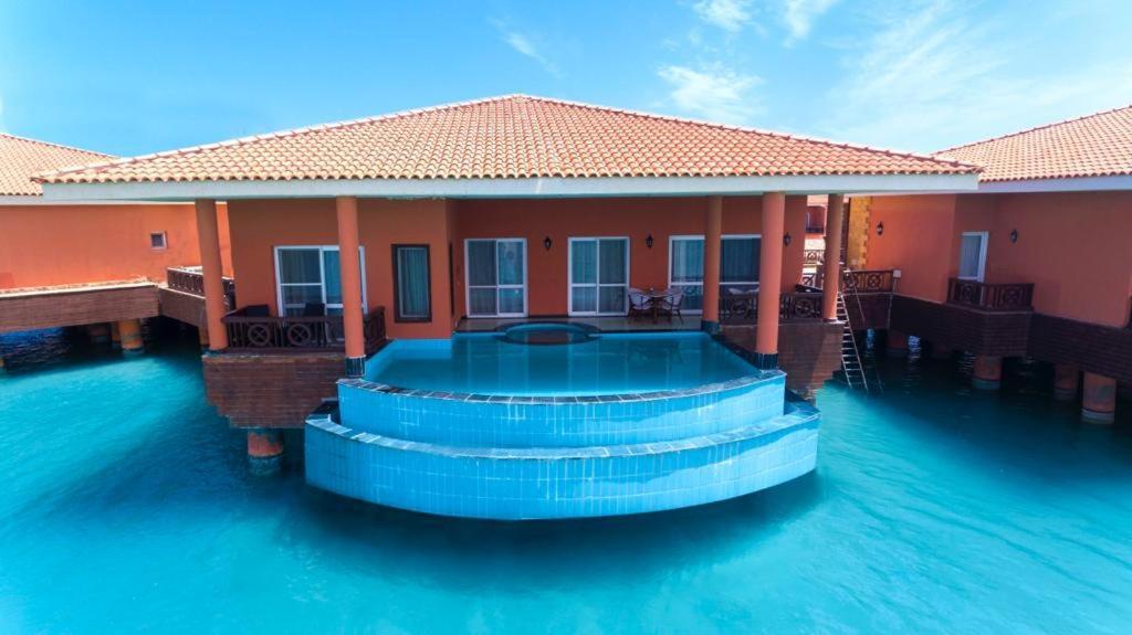 Golden Ocean Marina Hotel Ель-Аламейн Екстер'єр фото